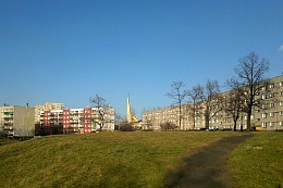 Będzin Syberka ulica Rewolucjonistów z widokiem na Sanktuarium Golgoty Wschodu